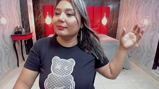 LatinaHoleQueen online show from 03/17/26, 02:53