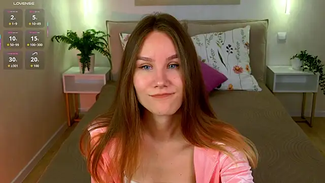 Snapshot of _Clare_Florence_ chatting on 09/25/25, 09:37  Clare Florence  online show from 09/25/25, 09:37