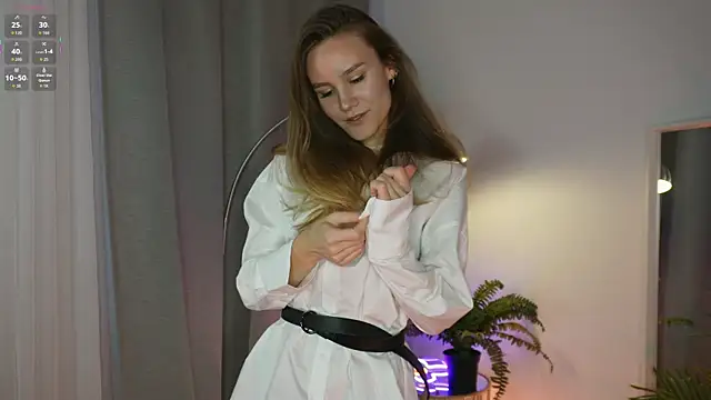 Snapshot of _Clare_Florence_ chatting on 10/10/25, 01:34  Clare Florence  online show from 10/10/25, 01:34