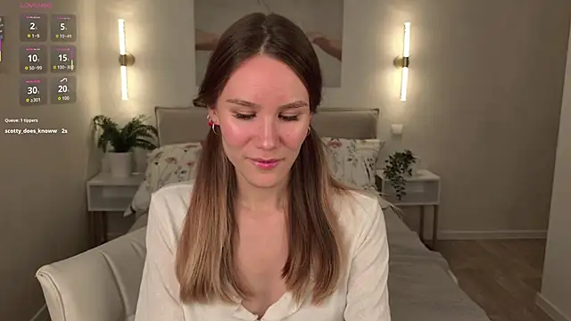 Snapshot of _Clare_Florence_ chatting on 10/11/25, 01:45  Clare Florence  online show from 10/11/25, 01:45