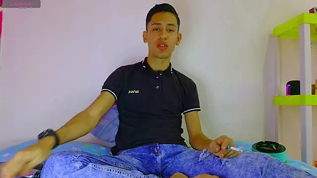 Snapshot of dylan_apol0 chatting on 01/18/26, 04:27 dylan apol0 online show from 01/18/26, 04:27