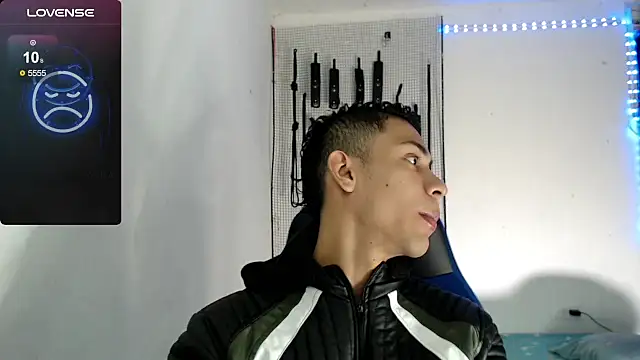 dylan apol0 online show from 10/02/25, 05:33