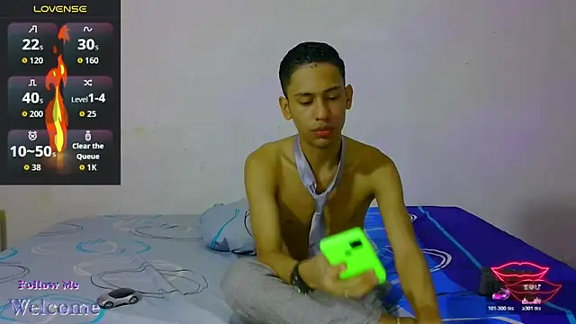 Snapshot of dylan_apol0 chatting on 04/21/26, 02:14 dylan apol0 online show from 04/21/26, 02:14