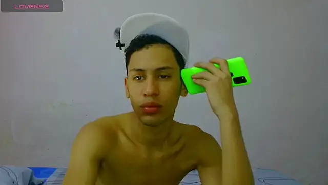 Snapshot of dylan_apol0 chatting on 04/11/26, 12:40 dylan apol0 online show from 04/11/26, 12:40
