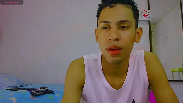 Snapshot of dylan_apol0 chatting on 02/28/26, 05:29 dylan apol0 online show from 02/28/26, 05:29