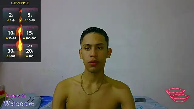 Snapshot of dylan_apol0 chatting on 04/15/26, 04:07 dylan apol0 online show from 04/15/26, 04:07