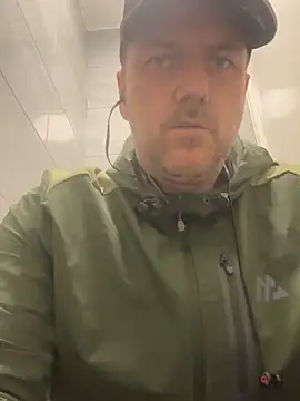 Snapshot of Eddiejeff chatting on 04/17/26, 12:19 Eddiejeff online show from 04/17/26, 12:19