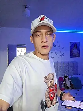 Ethanho0t online show from 11/17/25, 06:39