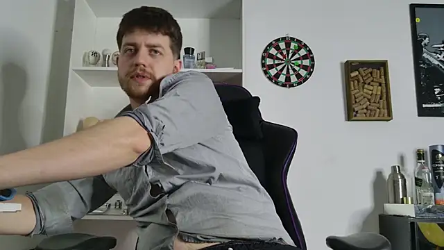 aaron nvk online show from 10/30/25, 09:33