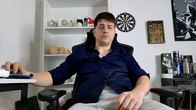 aaron nvk online show from 12/16/25, 09:19