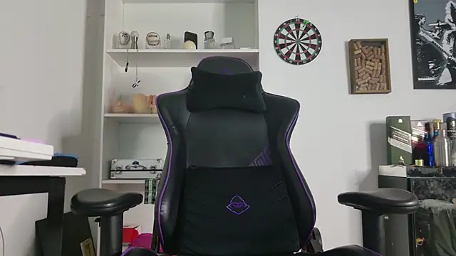 Snapshot of aaron_nvk chatting on 02/24/26, 04:24 aaron nvk online show from 02/24/26, 04:24