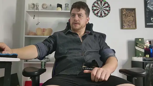 Snapshot of aaron_nvk chatting on 02/21/26, 11:18 aaron nvk online show from 02/21/26, 11:18