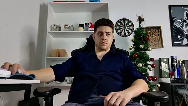 Snapshot of aaron_nvk chatting on 12/22/25, 09:04 aaron nvk online show from 12/22/25, 09:04