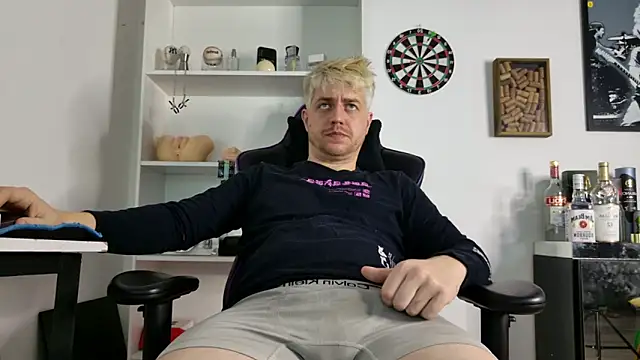 Snapshot of aaron_nvk chatting on 04/10/26, 05:14 aaron nvk online show from 04/10/26, 05:14