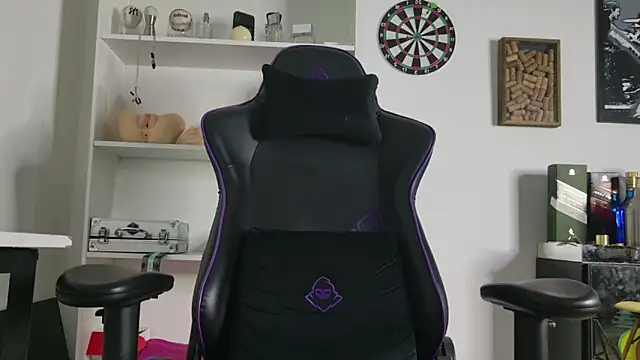 Snapshot of aaron_nvk chatting on 03/04/26, 09:11 aaron nvk online show from 03/04/26, 09:11