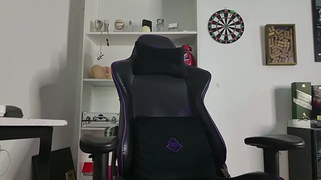 Snapshot of aaron_nvk chatting on 03/04/26, 05:15 aaron nvk online show from 03/04/26, 05:15