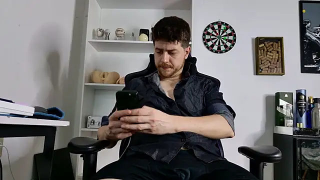 aaron nvk online show from 12/05/25, 09:23