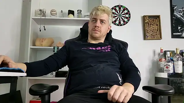 Snapshot of aaron_nvk chatting on 04/14/26, 07:41 aaron nvk online show from 04/14/26, 07:41