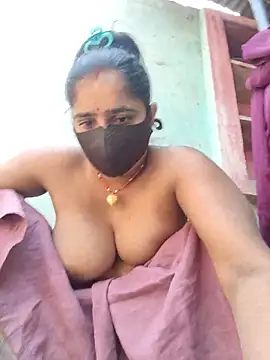Snapshot of Falguni_Desai chatting on 06/05/26, 05:45 Falguni Desai online show from 06/05/26, 05:45