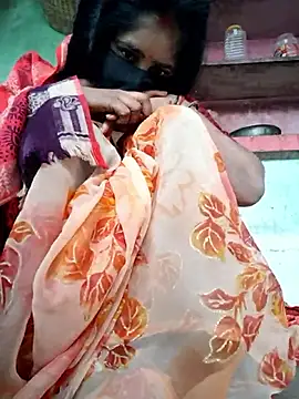 Snapshot of Falguni_Desai chatting on 11/18/25, 01:32 Falguni Desai online show from 11/18/25, 01:32