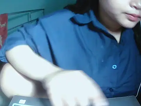 Snapshot of Lily3322 chatting on 05/25/26, 04:38 Lily3322 online show from 05/25/26, 04:38