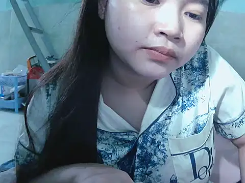 Snapshot of Lily3322 chatting on 03/18/26, 06:42 Lily3322 online show from 03/18/26, 06:42