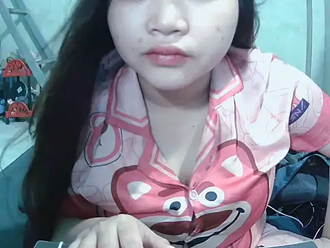 Snapshot of Lily3322 chatting on 02/22/26, 11:06 Lily3322 online show from 02/22/26, 11:06