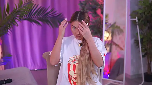 ZennySings online show from 12/19/25, 12:40