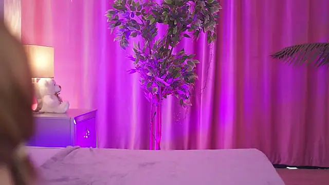 Snapshot of ZennySings chatting on 10/20/25, 09:43 ZennySings online show from 10/20/25, 09:43