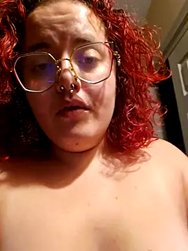 Snapshot of nuttiebuddy1 chatting on 09/11/25, 06:46 nuttiebuddy1 online show from 09/11/25, 06:46