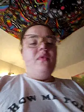 Snapshot of nuttiebuddy1 chatting on 10/02/25, 03:48 nuttiebuddy1 online show from 10/02/25, 03:48