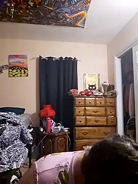 Snapshot of nuttiebuddy1 chatting on 10/30/25, 05:17 nuttiebuddy1 online show from 10/30/25, 05:17