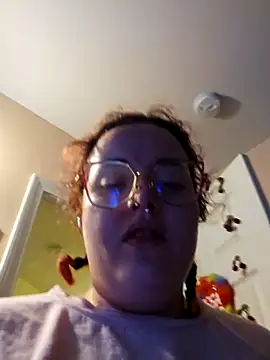 Snapshot of nuttiebuddy1 chatting on 09/20/25, 11:59 nuttiebuddy1 online show from 09/20/25, 11:59