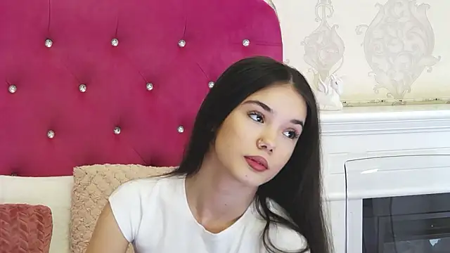 Snapshot of AlexisDevine chatting on 01/16/26, 05:22 AlexisDevine online show from 01/16/26, 05:22