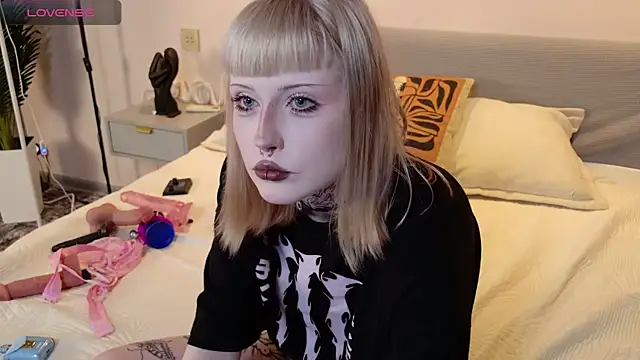 MilkMeSoftly online show from 06/25/26, 08:19