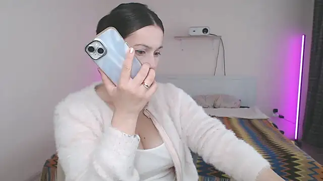 Snapshot of lustxSALLY chatting on 07/09/26, 06:25 lustxSALLY online show from 07/09/26, 06:25