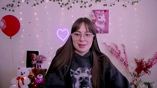 Amanda Bright  online show from 04/06/26, 11:00