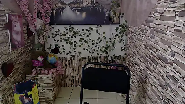 Snapshot of Amanda_Bright_ chatting on 10/14/25, 06:58 Amanda Bright online show from 10/14/25, 06:58