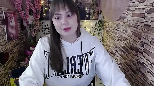 Snapshot of Amanda_Bright_ chatting on 10/06/25, 06:36 Amanda Bright online show from 10/06/25, 06:36