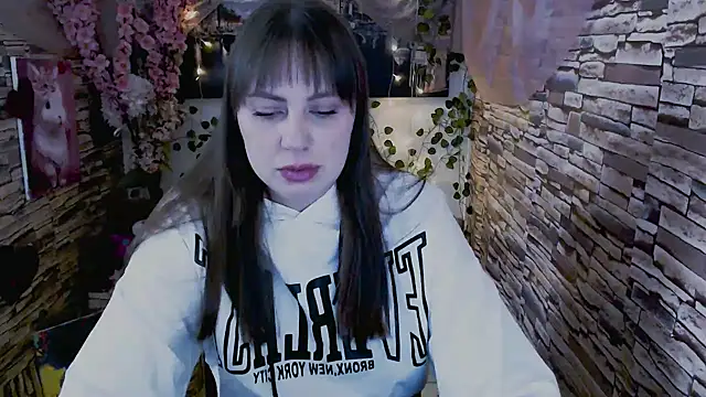 Snapshot of Amanda_Bright_ chatting on 09/25/25, 07:14 Amanda Bright online show from 09/25/25, 07:14