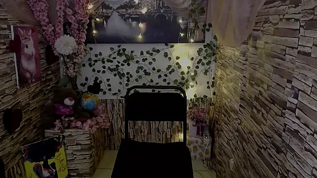 Snapshot of Amanda_Bright_ chatting on 10/27/25, 07:53 Amanda Bright online show from 10/27/25, 07:53