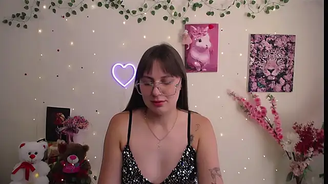 Snapshot of Amanda_Bright_ chatting on 07/16/26, 11:18 Amanda Bright online show from 07/16/26, 11:18