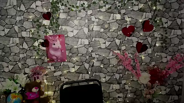 Snapshot of Amanda_Bright_ chatting on 11/19/25, 06:13 Amanda Bright online show from 11/19/25, 06:13