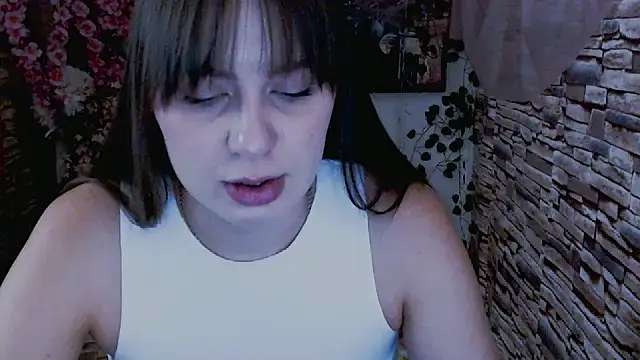 Snapshot of Amanda_Bright_ chatting on 09/15/25, 07:09 Amanda Bright online show from 09/15/25, 07:09