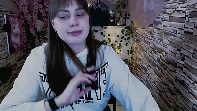 Snapshot of Amanda_Bright_ chatting on 10/05/25, 08:38 Amanda Bright online show from 10/05/25, 08:38