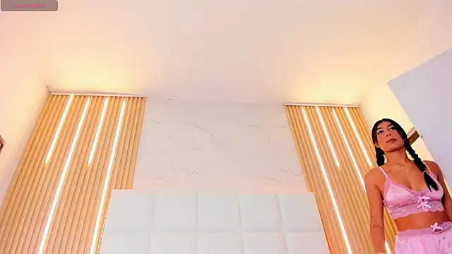 Elody rousse online show from 02/11/26, 12:16