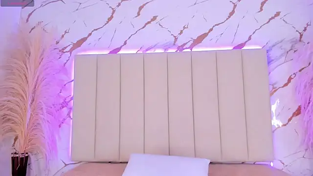 Elody rousse online show from 10/14/25, 12:06