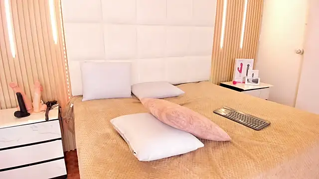 Elody rousse online show from 11/29/25, 12:27