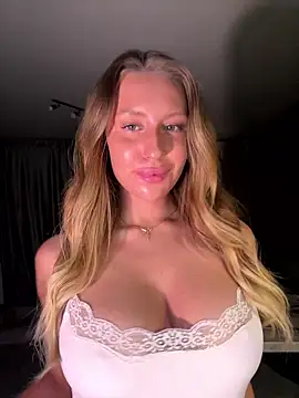 Snapshot of Elizebeth_Parker chatting on 01/18/26, 07:17 Elizebeth Parker online show from 01/18/26, 07:17