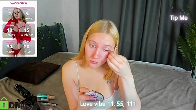 Anna Chelsea online show from 10/24/25, 01:04